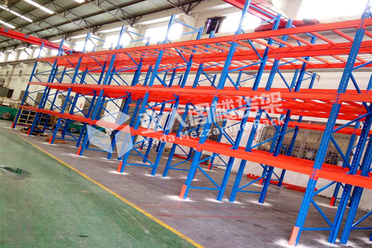 貨架廠家在設計倉庫倉儲貨架應該如何對消防位置進行規劃呢?